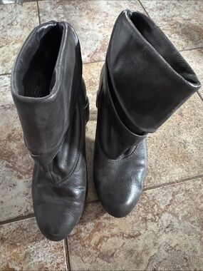 Classic Women's Fold-Over Ankle Boots - Brown
